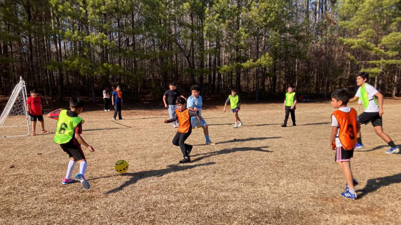 Gozo y Unidad en el Señor: Una Tarde de Fútbol y Fe