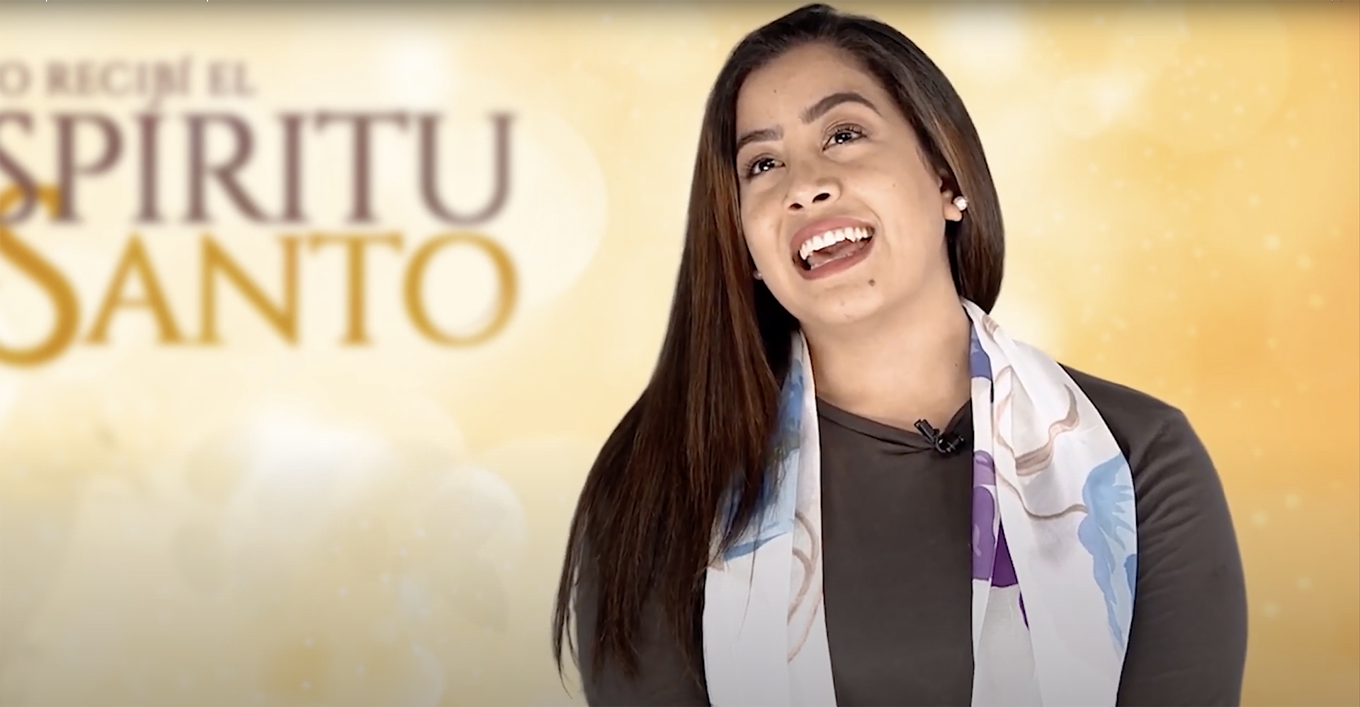 Feliz y completa al recibir el Espíritu Santo Iglesia Universal