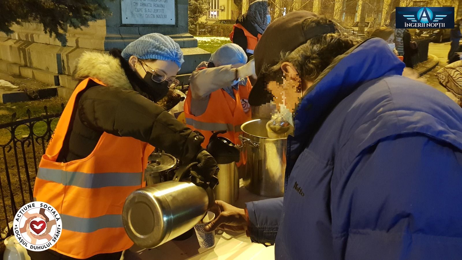 Voluntarios de la Universal salen a las calles para ayudar a los más necesitados en Rumanía