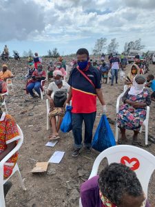 La Universal ofrece ayuda humanitaria para la población que vive en un vertedero en Mozambique