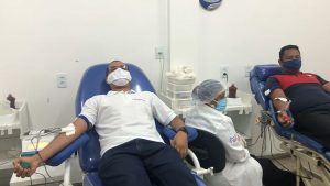 Hemocentro recibe donación de sangre de voluntarios de la Universal