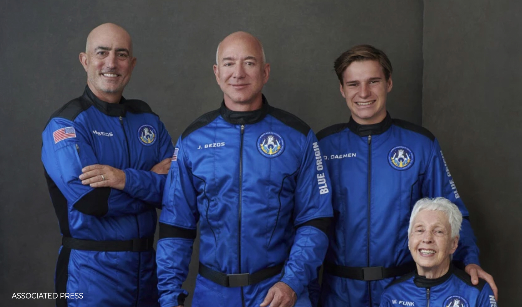 Bezos llega al espacio a bordo del Blue Origin