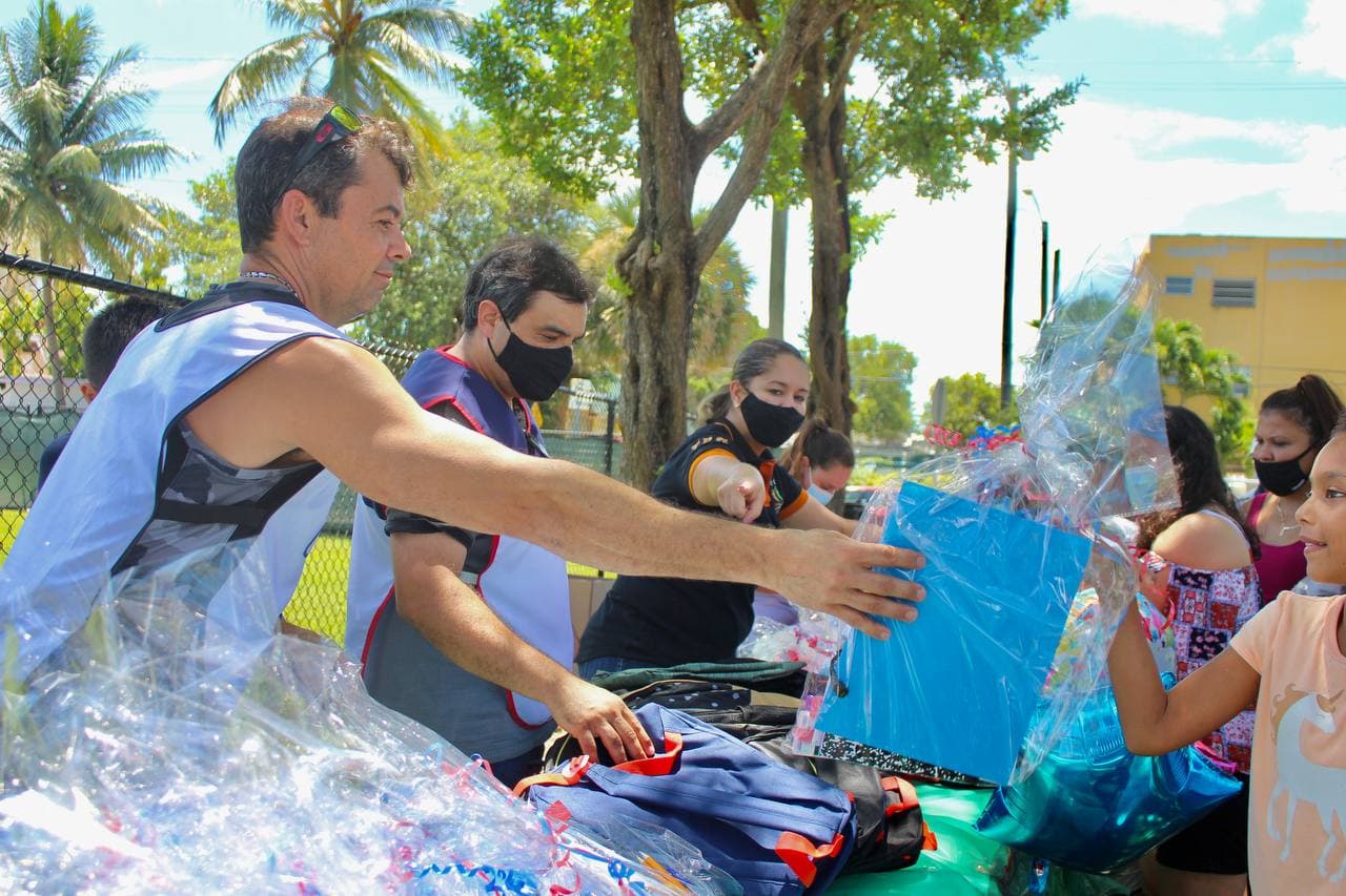 Proyecto UniSocial apoya a la comunidad necesitada en el norte de Miami Beach, Florida