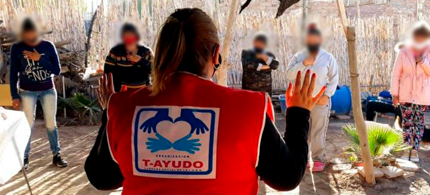 Voluntarios del T-Ayudo de Mendoza, Argentina asisten a las familias necesitadas1 min read