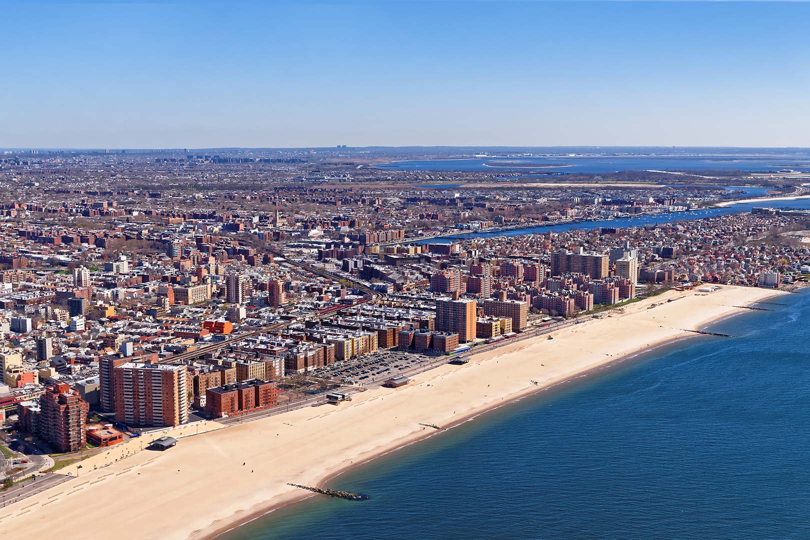 Inauguración de la Universal en la villa de Patchogue, Long Isl