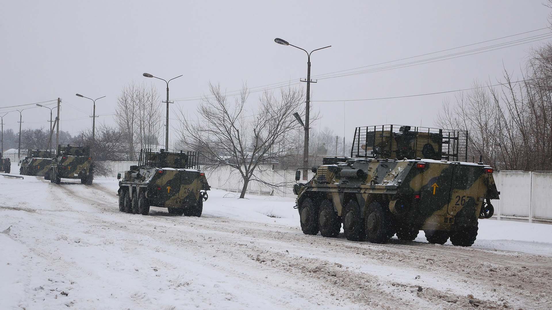 Rusia invade Ucrania: un enorme convoy ruso se dirige a Kiev mientras se intensifican los ataques sobre Járkiv y Jersón