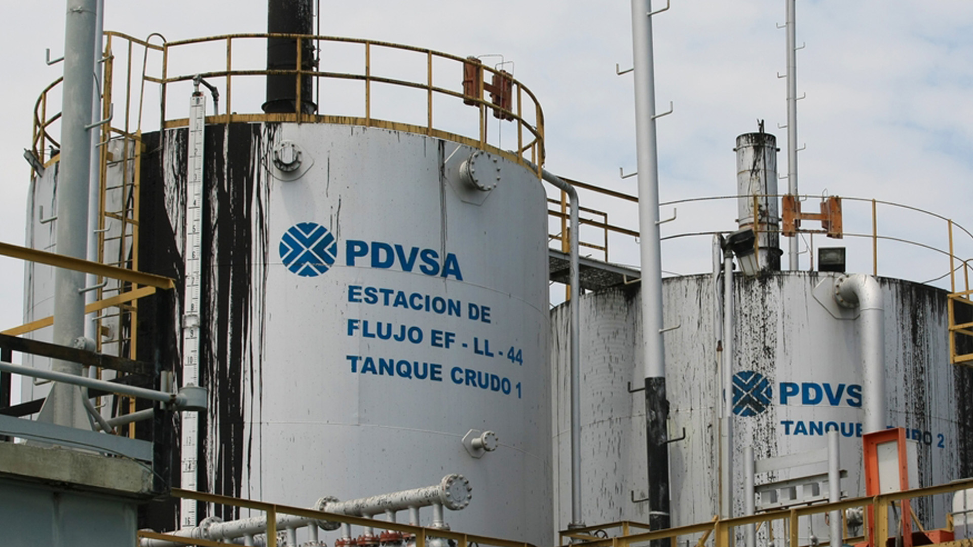 Un incendio afecta a la refinería de PDVSA en Venezuela
