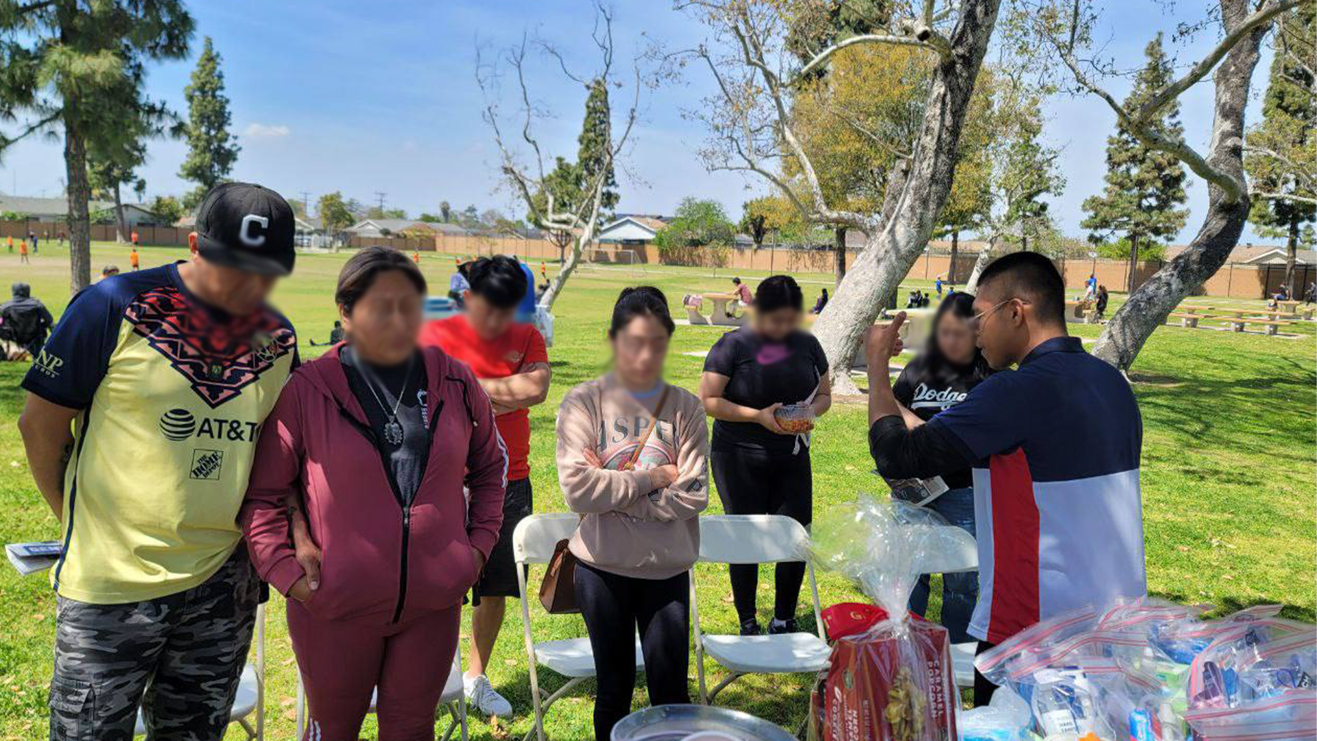 El grupo de evangelización en Bellflower, California realizó una concentración de fe en la comunidad
