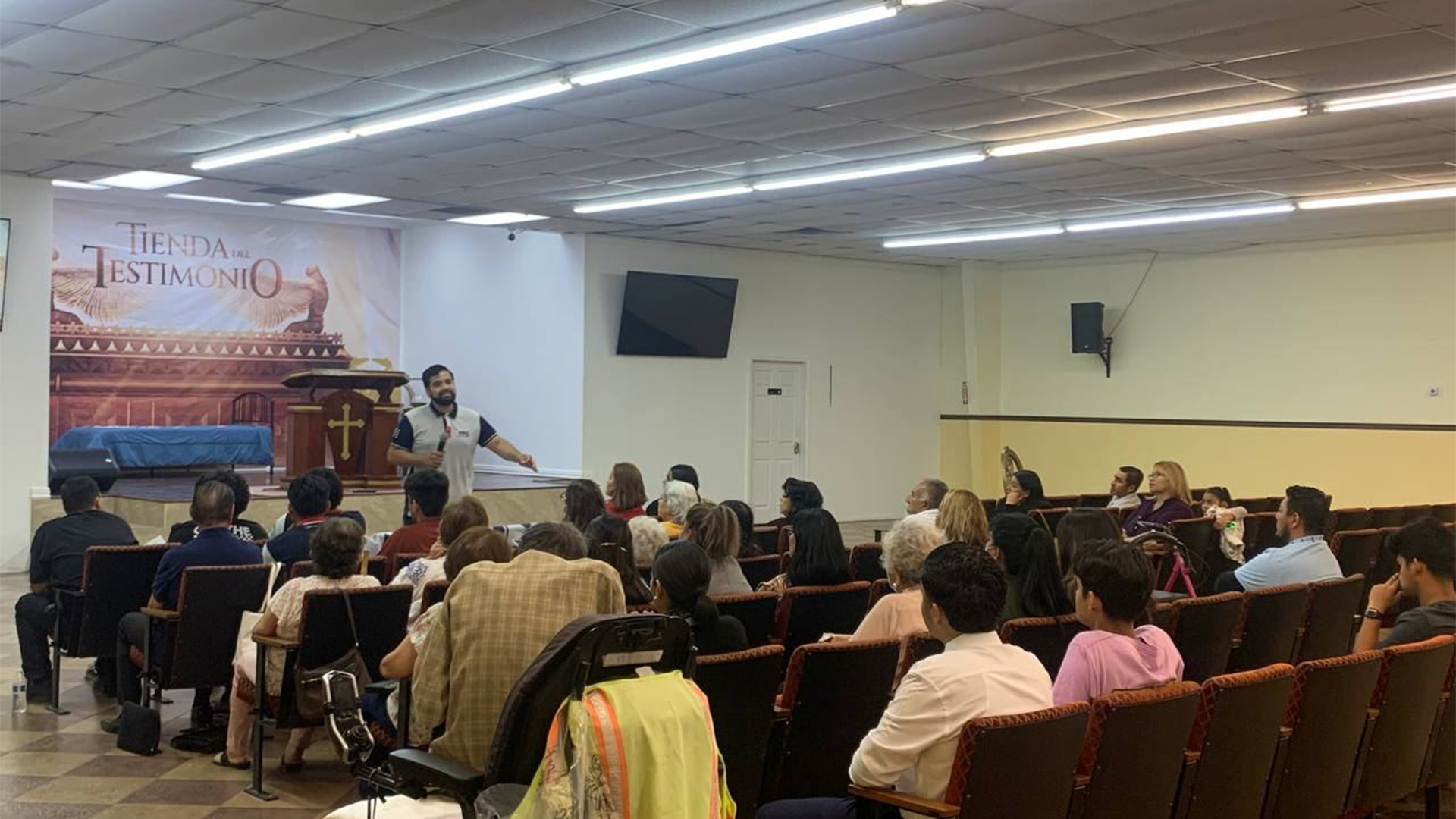 El YPG se divierte entre las tribus durante la conexión joven e ...