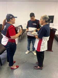 Cuando un siervo/a de Dios va al encuentro de aquellos que sufren para llevarle las buenas nuevas de la Palabra de Dios, es semejante al sembrador que sale sembrando la semilla de la fe en la vida de aquellos que sufren.