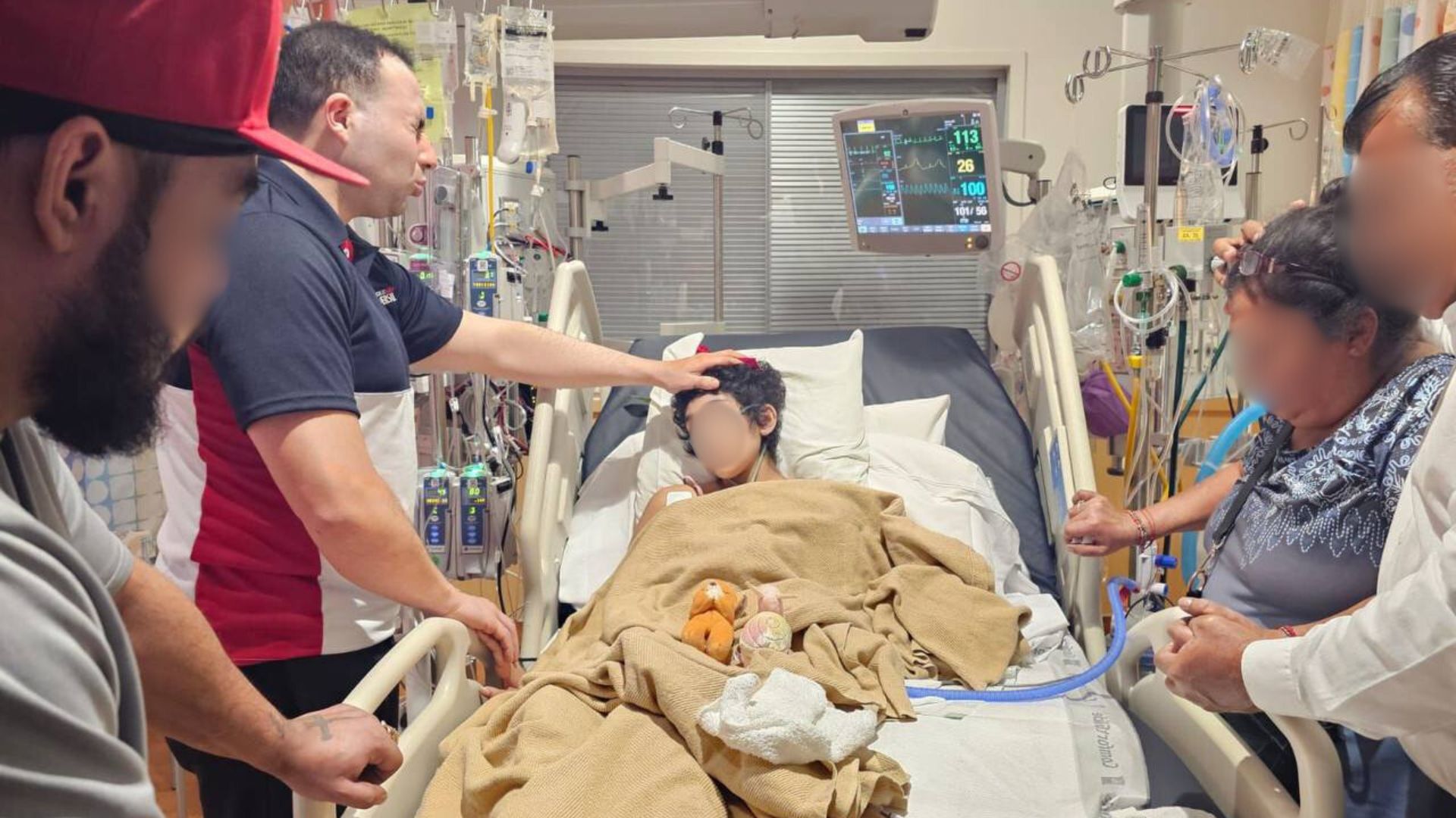 El Amor en Acci&oacute;n: Voluntarios Llevando Esperanza y Fe a los Enfermos