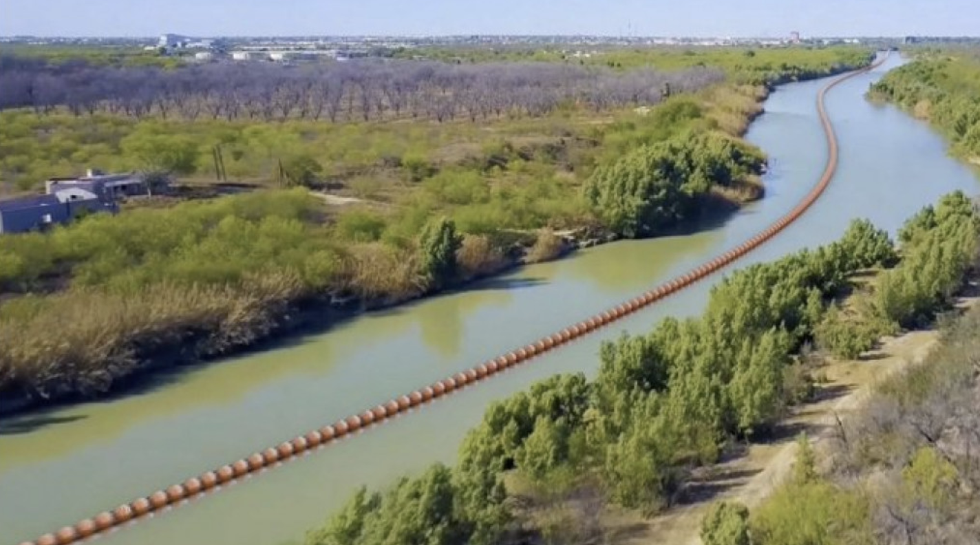 Departamento de justiça entra com ação para obrigar Texas a remover barreiras flutuantes