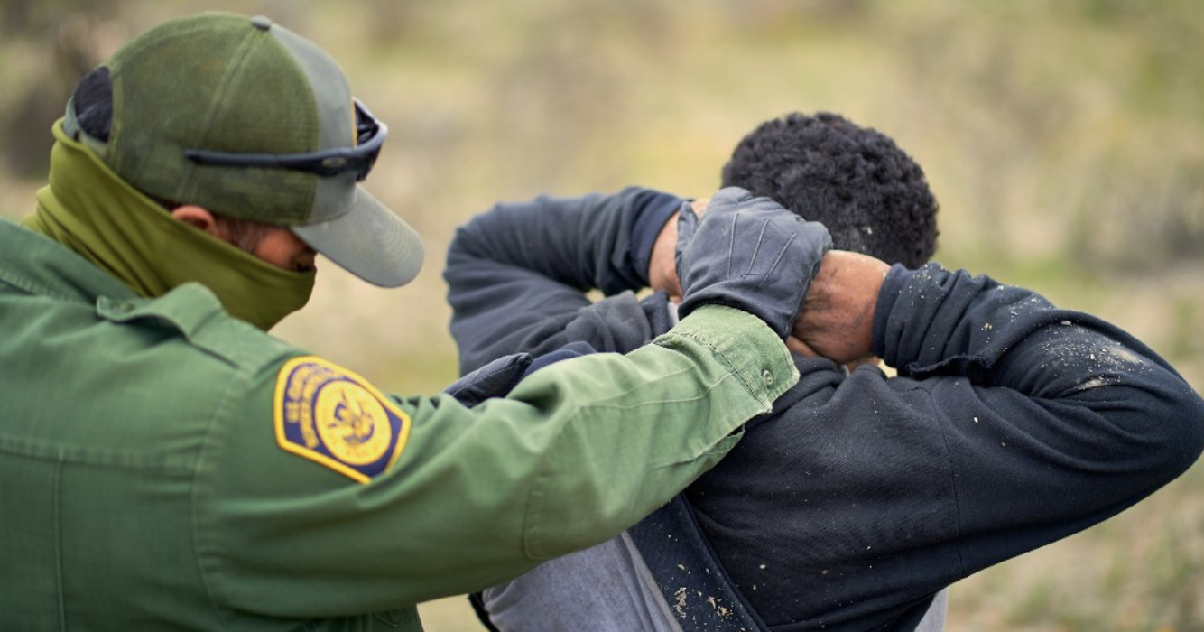 Travessias ilegais na fronteira  sul caíram 44% pedido de asilo pelo CBP one aumentou