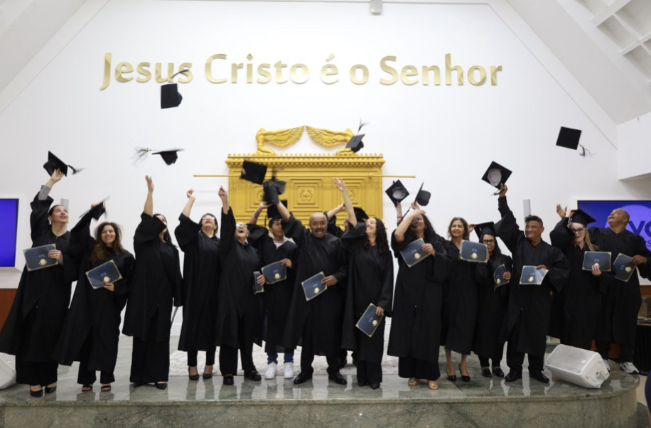 FORMATURA DOS NOVOS EVANGELISTAS NO PAÍS