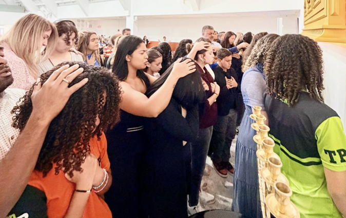 FAMÍLIAS NO ALTAR: a consagração que marcou pais e teens